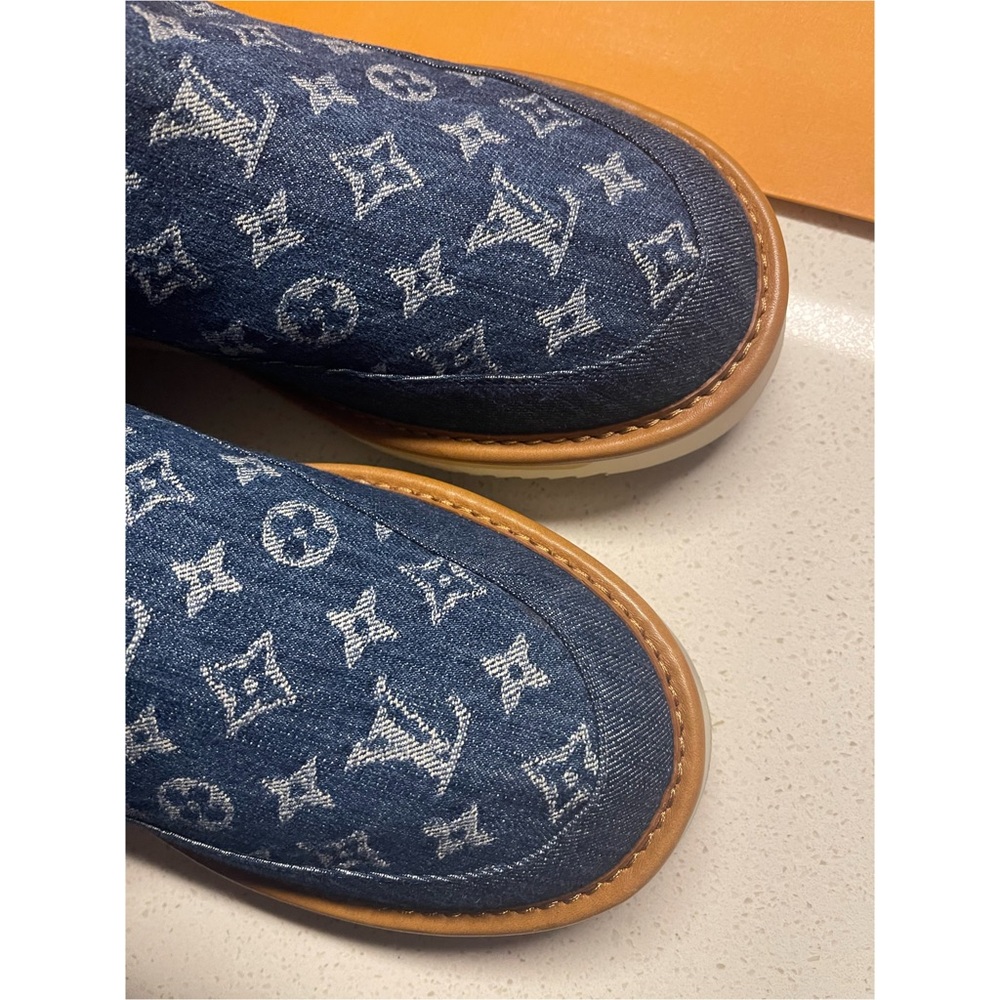 Louis Vuitton X Nigo - LV Cosy Boot in Navy Blue Denim and Shearling - Picture 13 of 14